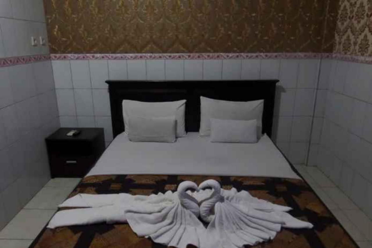 Vaccinated Staff - Oyo 3523 Gong Corner Homestay Kuta  Exterior photo