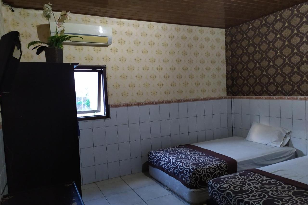Vaccinated Staff - Oyo 3523 Gong Corner Homestay Kuta  Exterior photo